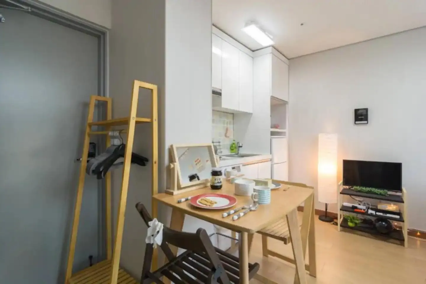 Basecamp Jongno Apartment Seoul
